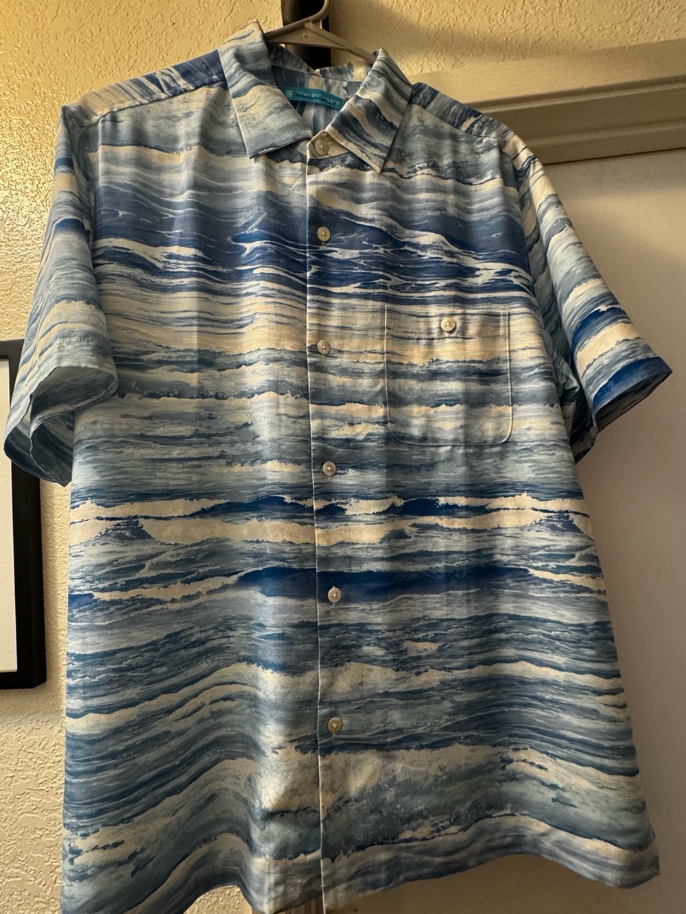 Tori Richard Blue & Cream Wave-Print Short Sleeve Button-Down